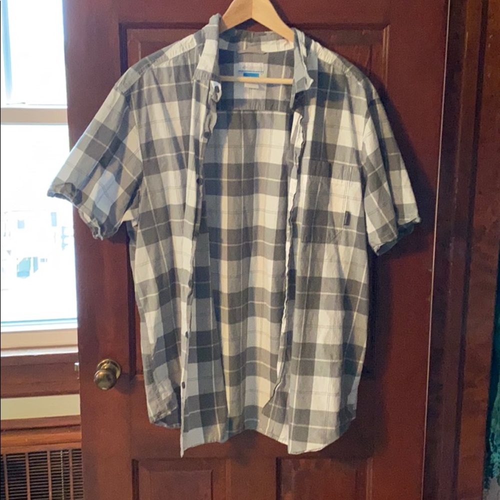 Pair of Columbia Men’s short sleeved shirts